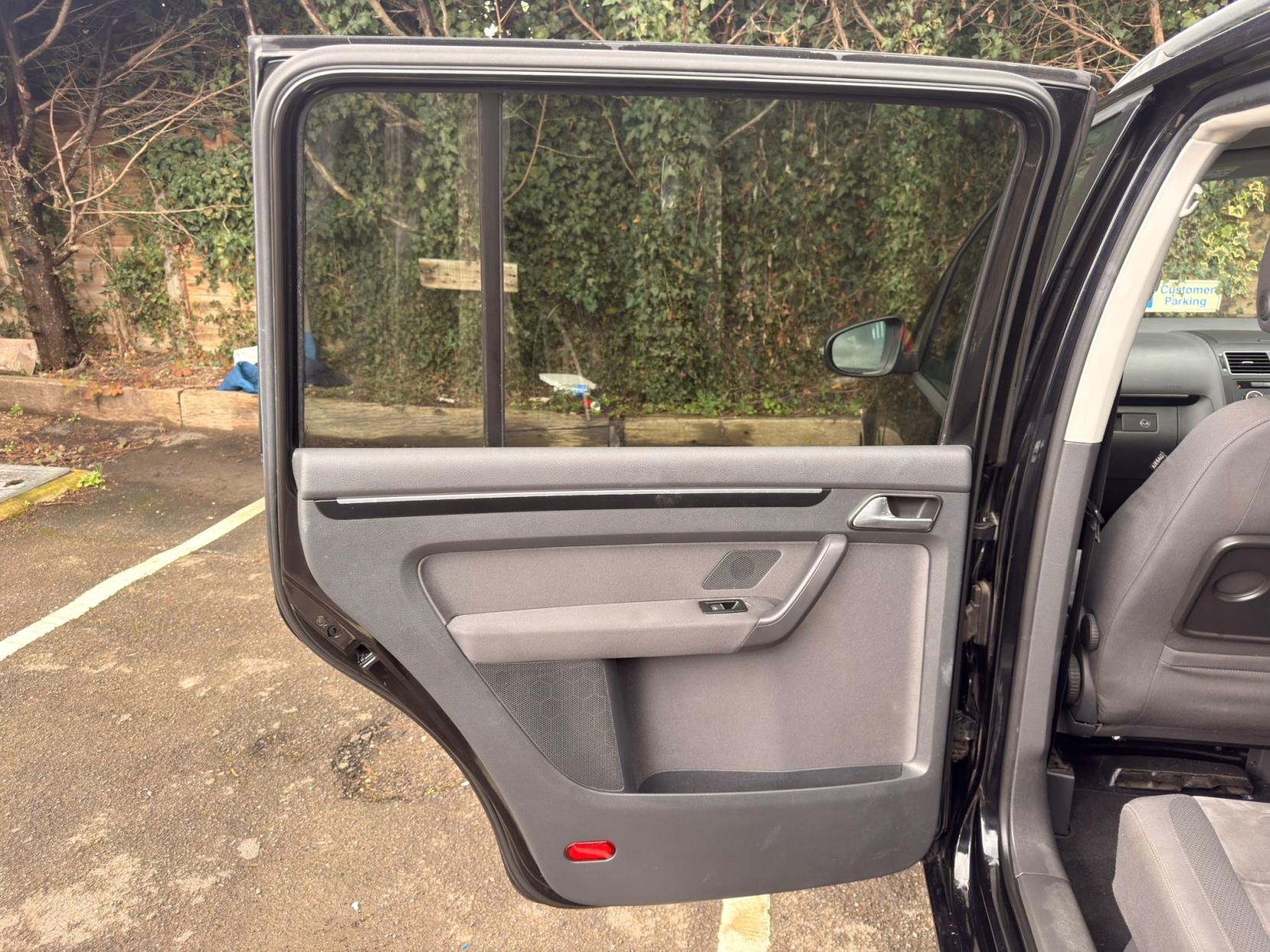 Volkswagen Touran 1.4 TSI SE MPV 5dr Petrol DSG Euro 5 (140 ps)