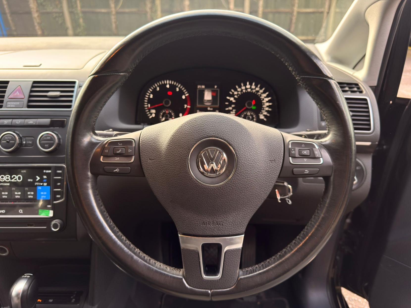 Volkswagen Touran 1.4 TSI SE MPV 5dr Petrol DSG Euro 5 (140 ps)