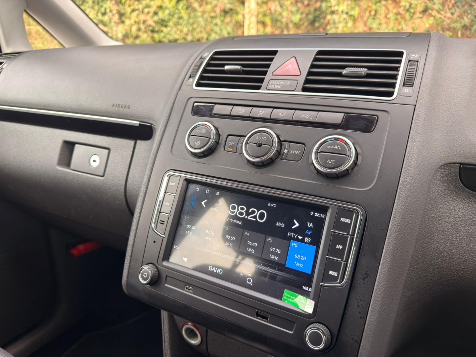 Volkswagen Touran 1.4 TSI SE MPV 5dr Petrol DSG Euro 5 (140 ps)