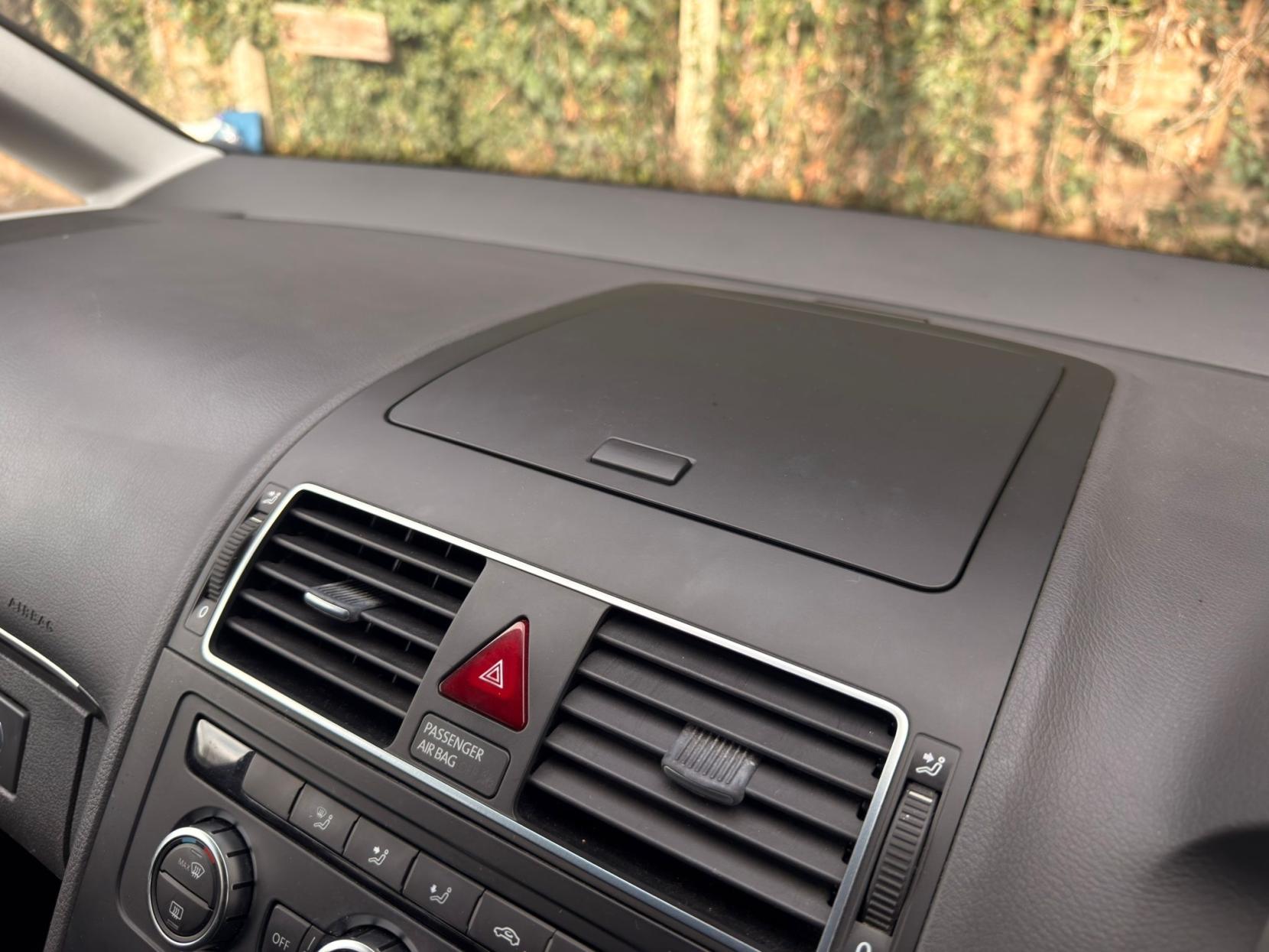 Volkswagen Touran 1.4 TSI SE MPV 5dr Petrol DSG Euro 5 (140 ps)