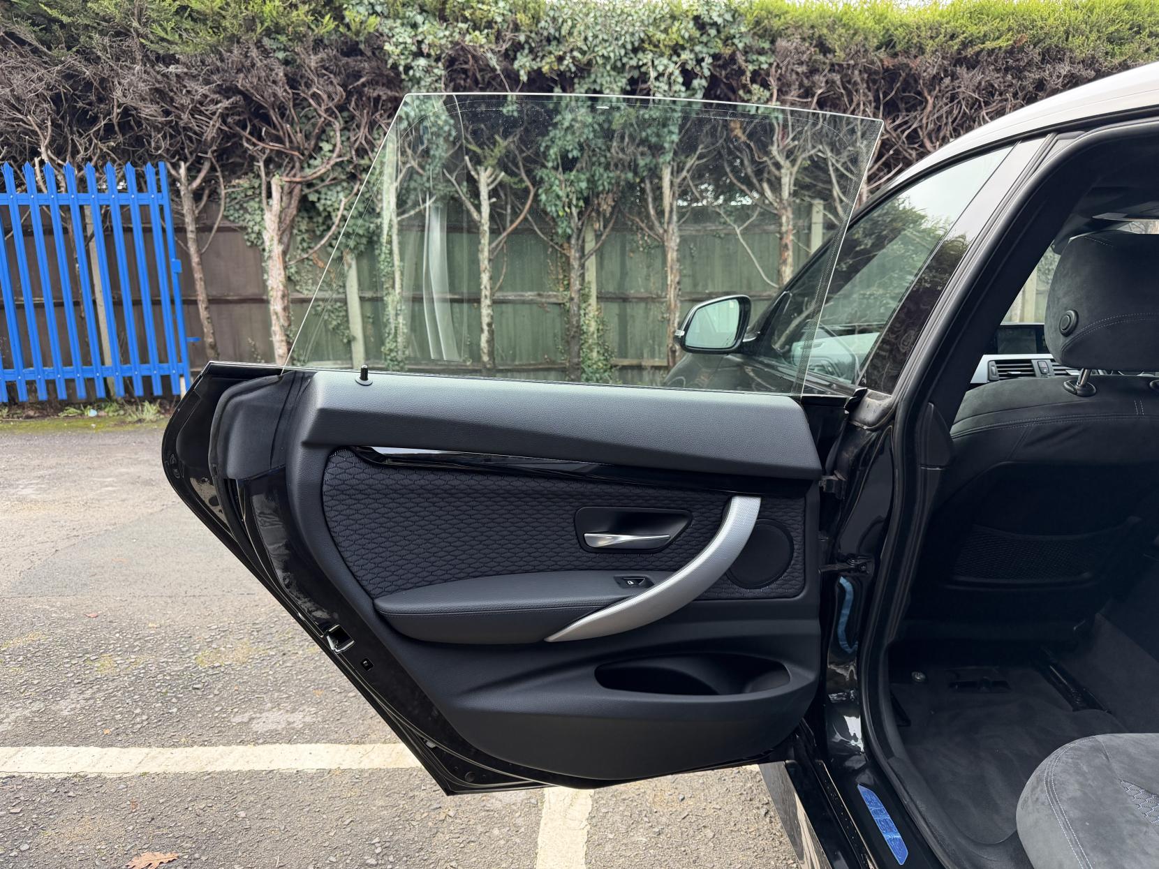 BMW 3 Series Gran Turismo 2.0 320i Sport GT 5dr Petrol Auto xDrive Euro 6 (s/s) (184 ps)