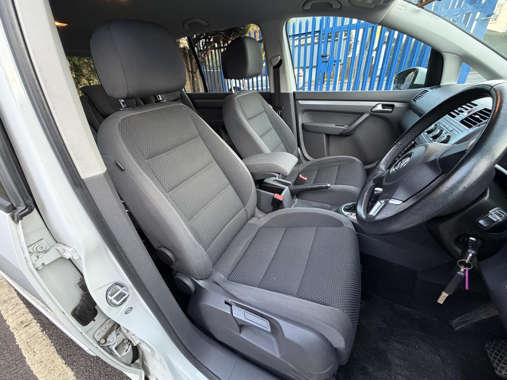 Volkswagen Touran 1.4 TSI SE MPV 5dr Petrol DSG Euro 5 (140 ps)