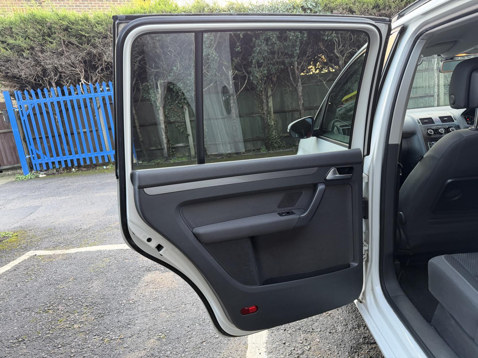 Volkswagen Touran 1.4 TSI SE MPV 5dr Petrol DSG Euro 5 (140 ps)