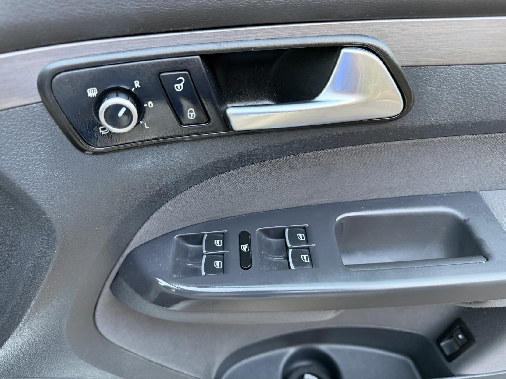 Volkswagen Touran 1.4 TSI SE MPV 5dr Petrol DSG Euro 5 (140 ps)