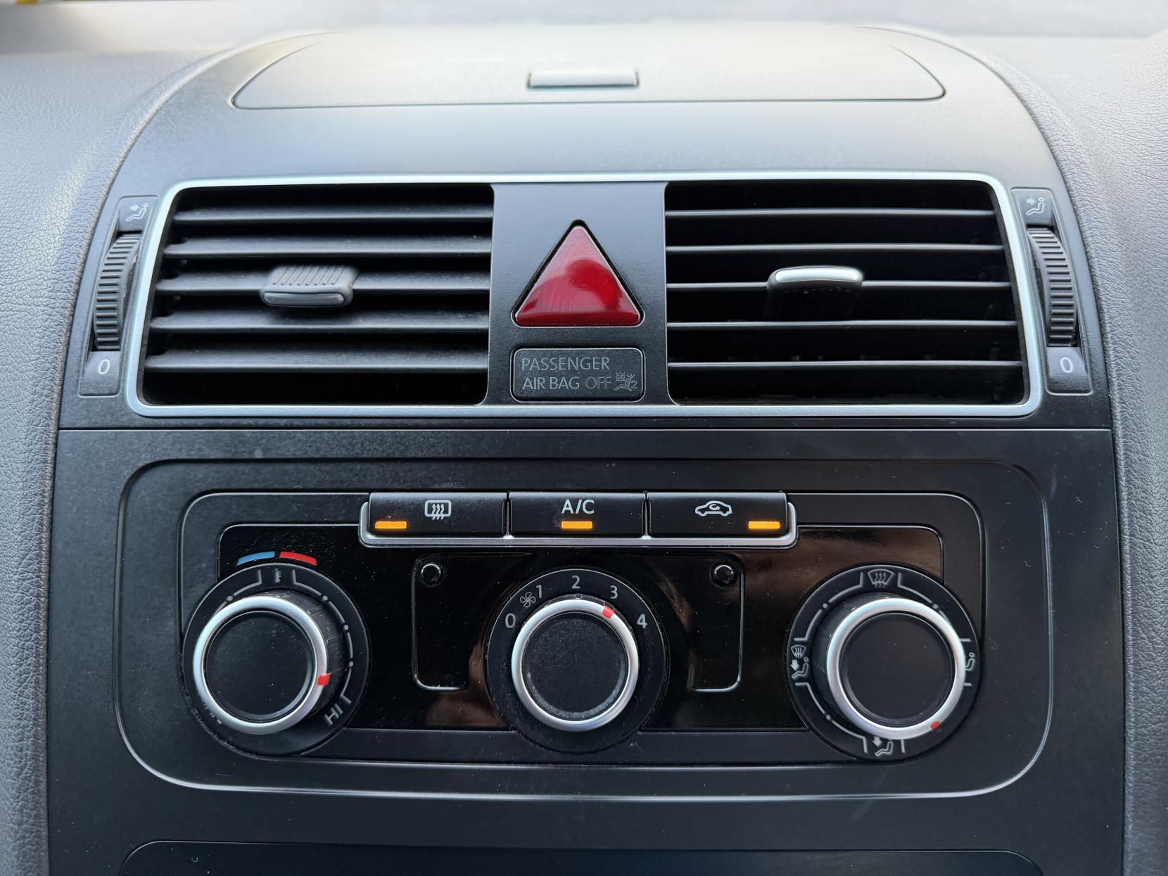 Volkswagen Touran 1.4 TSI SE MPV 5dr Petrol DSG Euro 5 (140 ps)