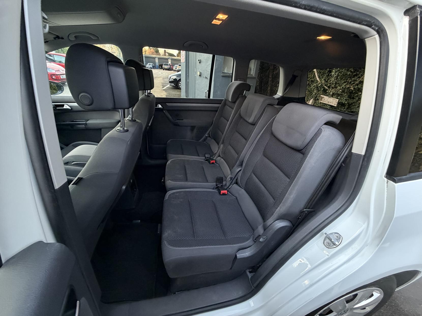 Volkswagen Touran 1.4 TSI SE MPV 5dr Petrol DSG Euro 5 (140 ps)