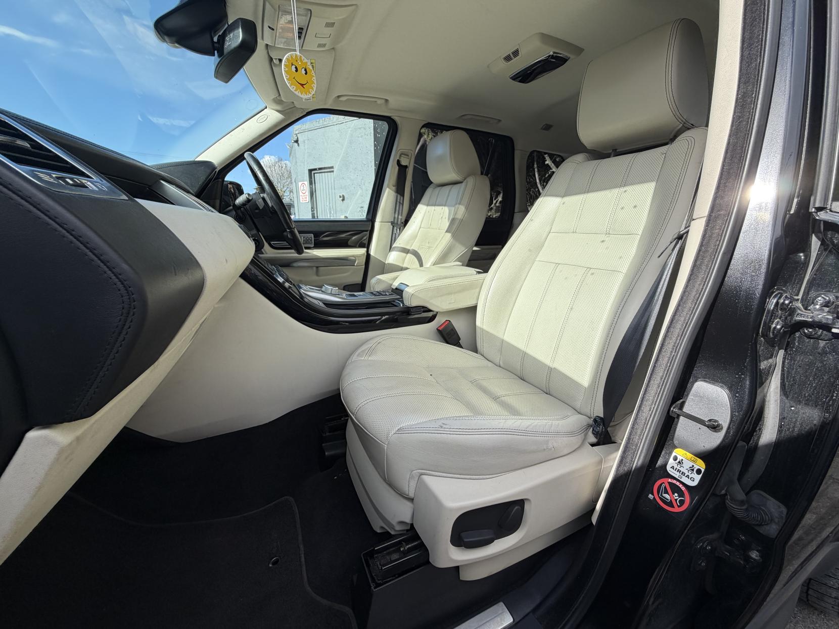 Land Rover Range Rover Sport 3.0 SD V6 HSE Black SUV 5dr Diesel Auto 4WD Euro 5 (255 bhp)