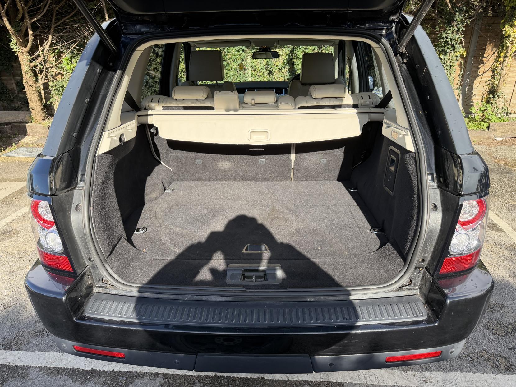 Land Rover Range Rover Sport 3.0 SD V6 HSE Black SUV 5dr Diesel Auto 4WD Euro 5 (255 bhp)