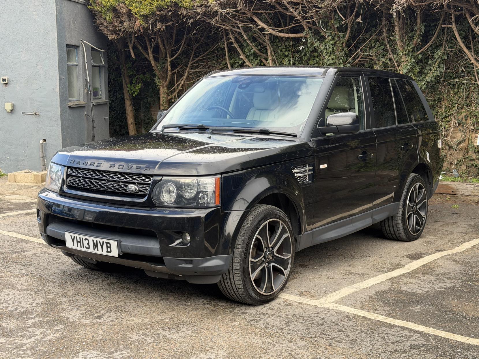 Land Rover Range Rover Sport 3.0 SD V6 HSE Black SUV 5dr Diesel Auto 4WD Euro 5 (255 bhp)