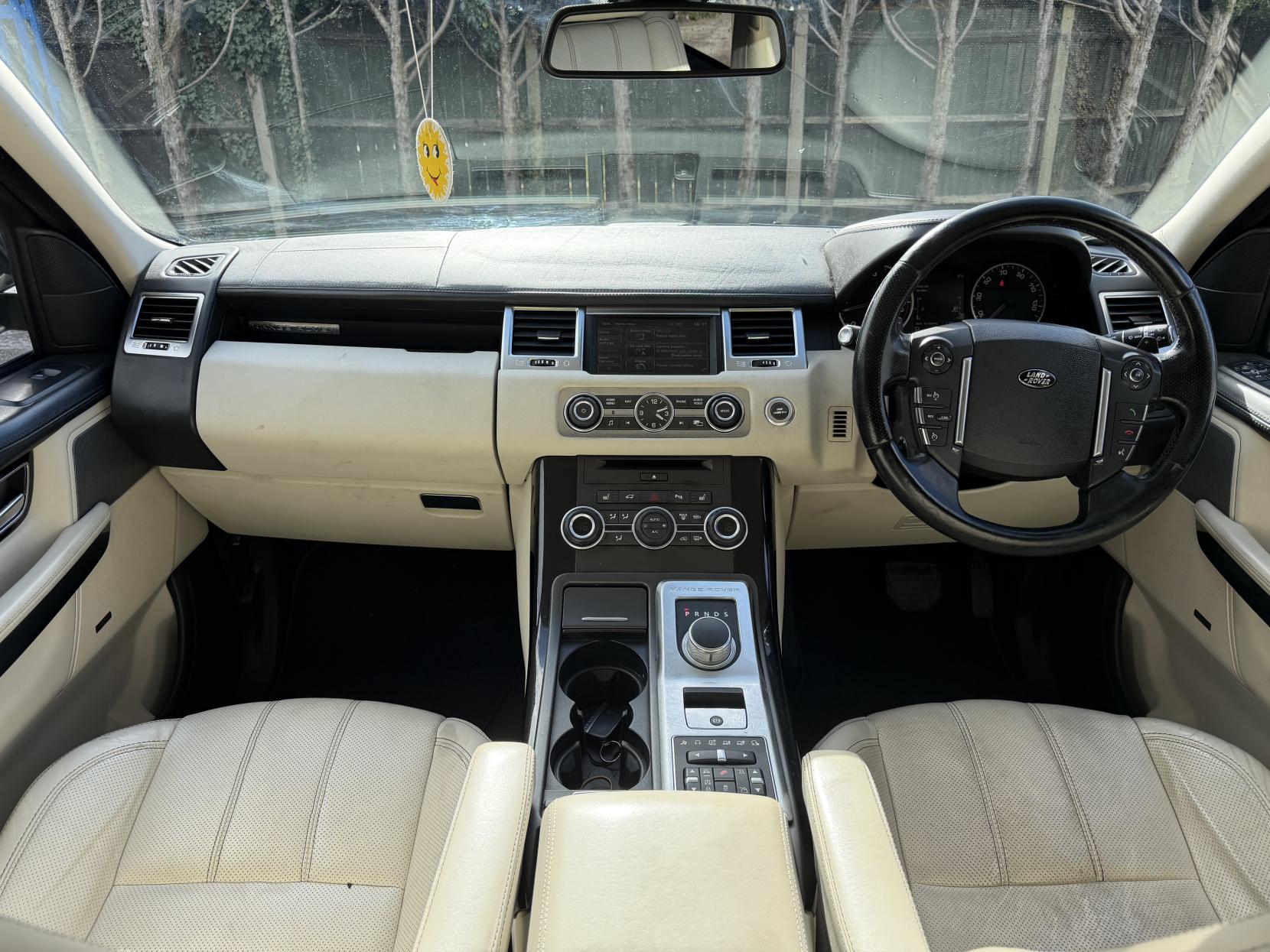 Land Rover Range Rover Sport 3.0 SD V6 HSE Black SUV 5dr Diesel Auto 4WD Euro 5 (255 bhp)