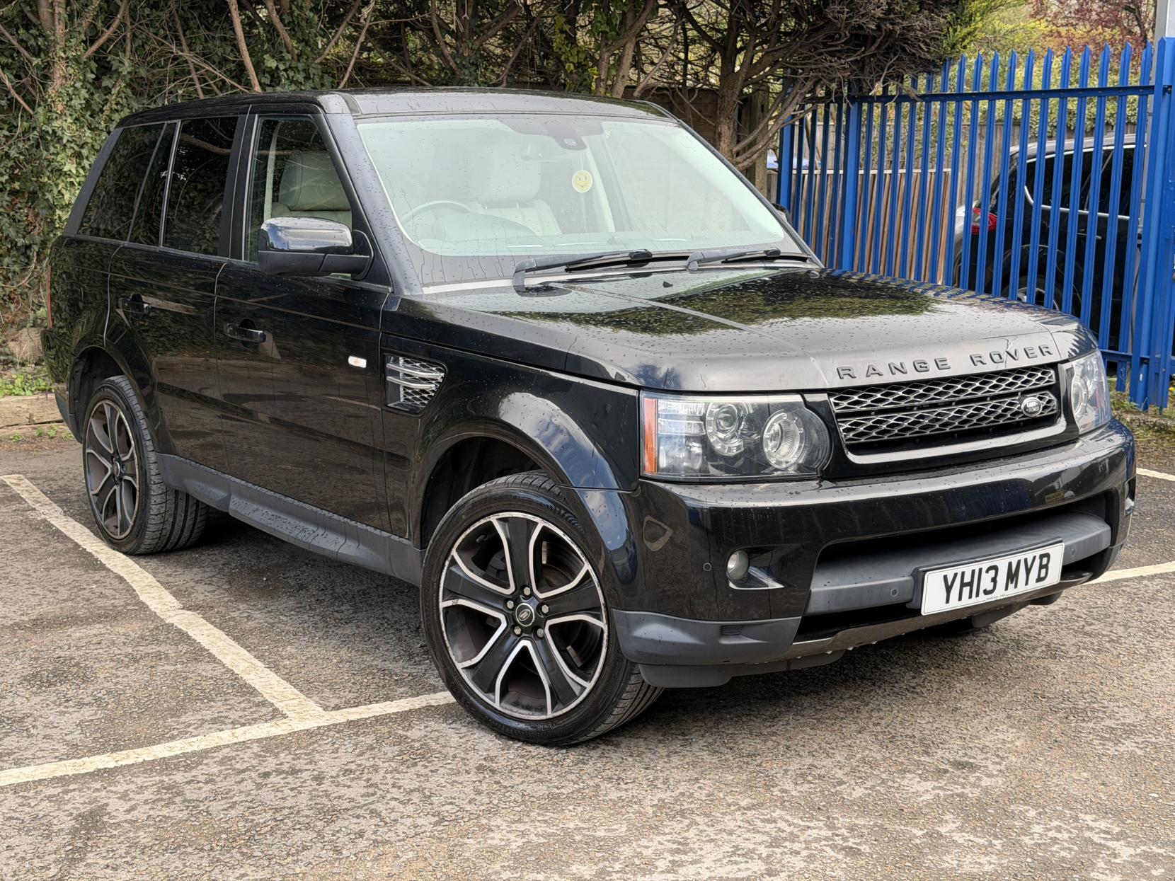 Land Rover Range Rover Sport 3.0 SD V6 HSE Black SUV 5dr Diesel Auto 4WD Euro 5 (255 bhp)