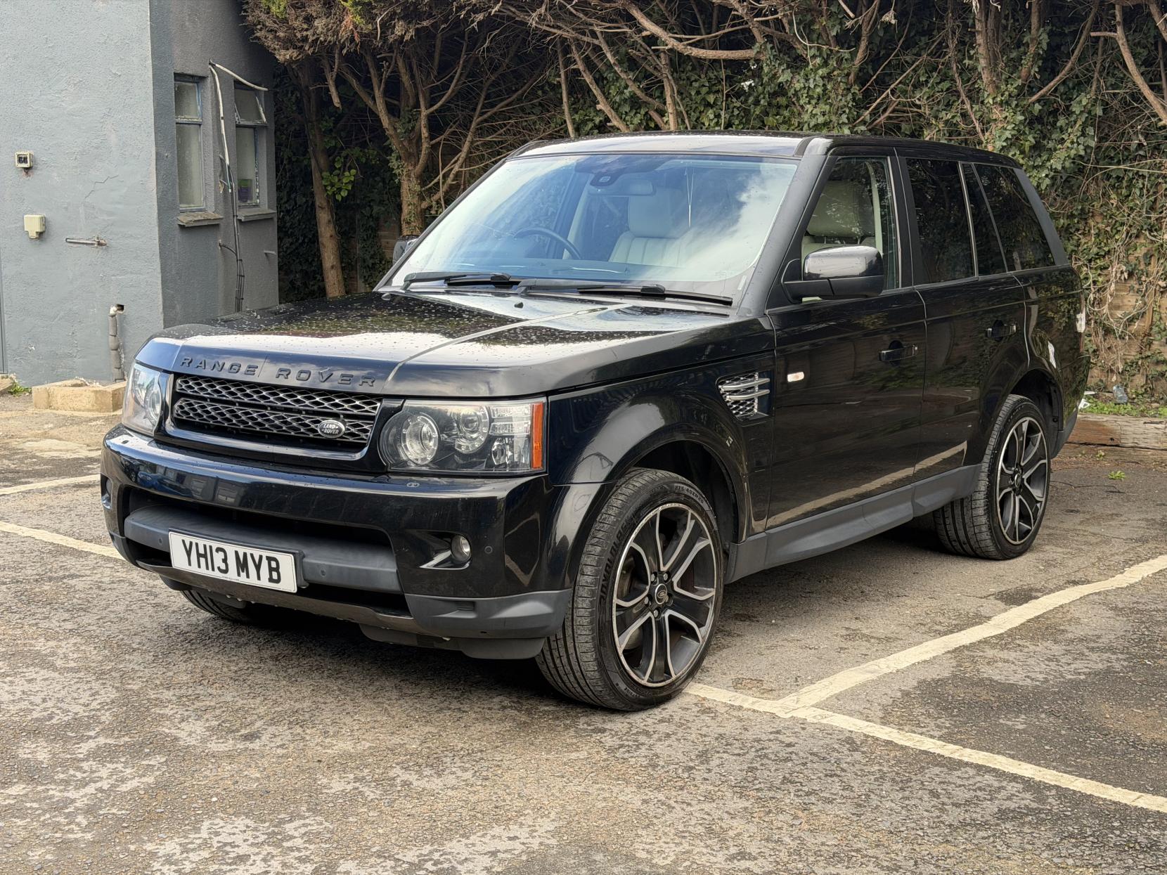 Land Rover Range Rover Sport 3.0 SD V6 HSE Black SUV 5dr Diesel Auto 4WD Euro 5 (255 bhp)