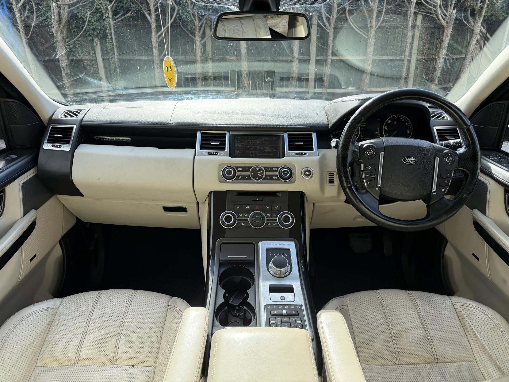 Land Rover Range Rover Sport 3.0 SD V6 HSE Black SUV 5dr Diesel Auto 4WD Euro 5 (255 bhp)