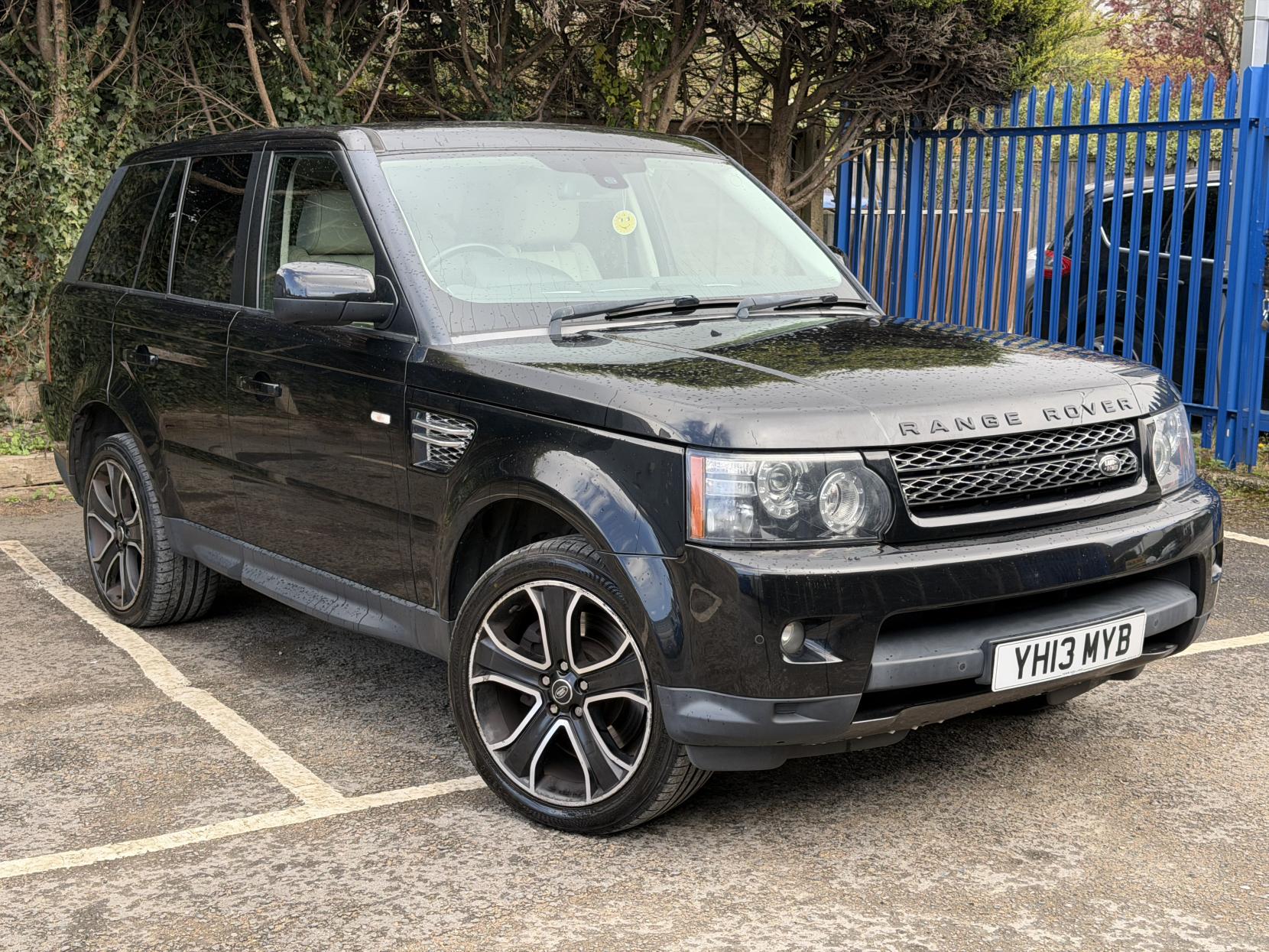 Land Rover Range Rover Sport 3.0 SD V6 HSE Black SUV 5dr Diesel Auto 4WD Euro 5 (255 bhp)