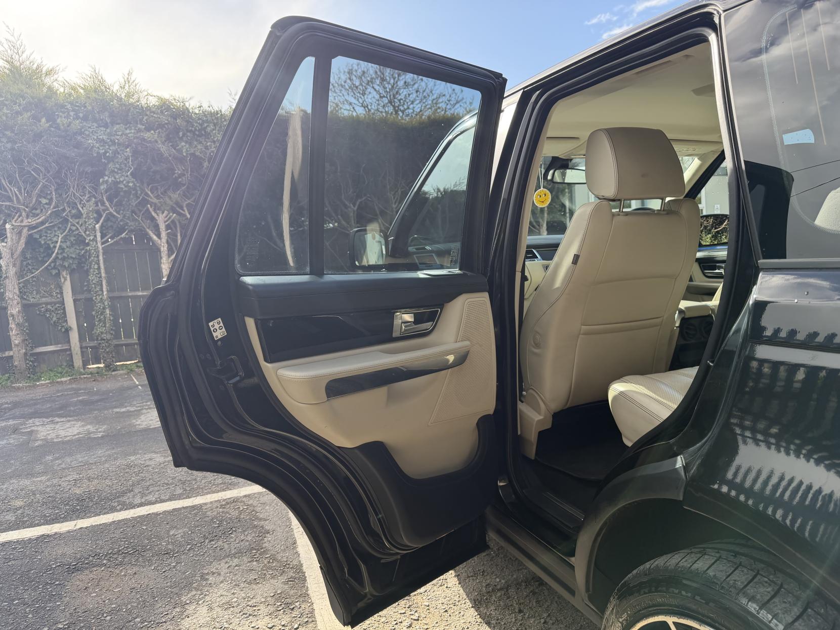 Land Rover Range Rover Sport 3.0 SD V6 HSE Black SUV 5dr Diesel Auto 4WD Euro 5 (255 bhp)