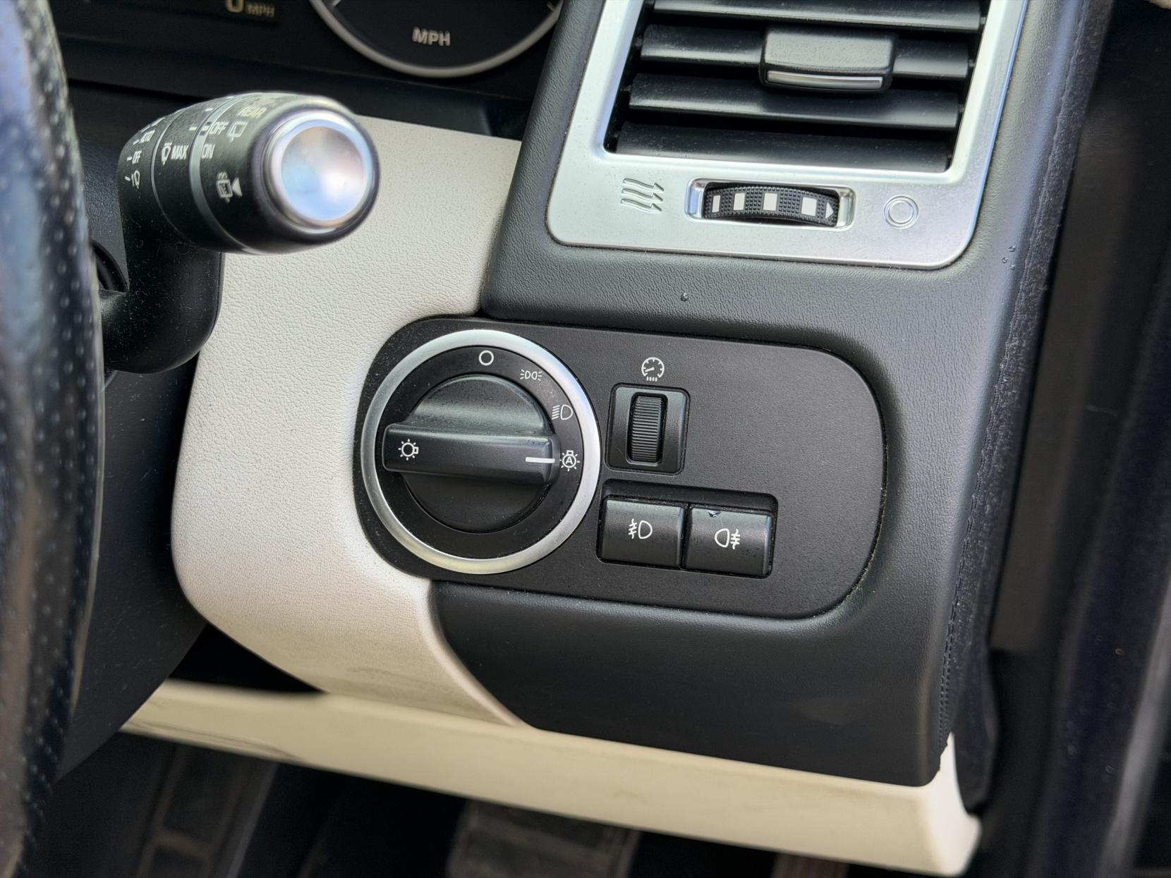 Land Rover Range Rover Sport 3.0 SD V6 HSE Black SUV 5dr Diesel Auto 4WD Euro 5 (255 bhp)