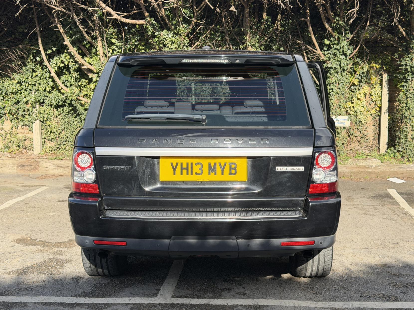 Land Rover Range Rover Sport 3.0 SD V6 HSE Black SUV 5dr Diesel Auto 4WD Euro 5 (255 bhp)