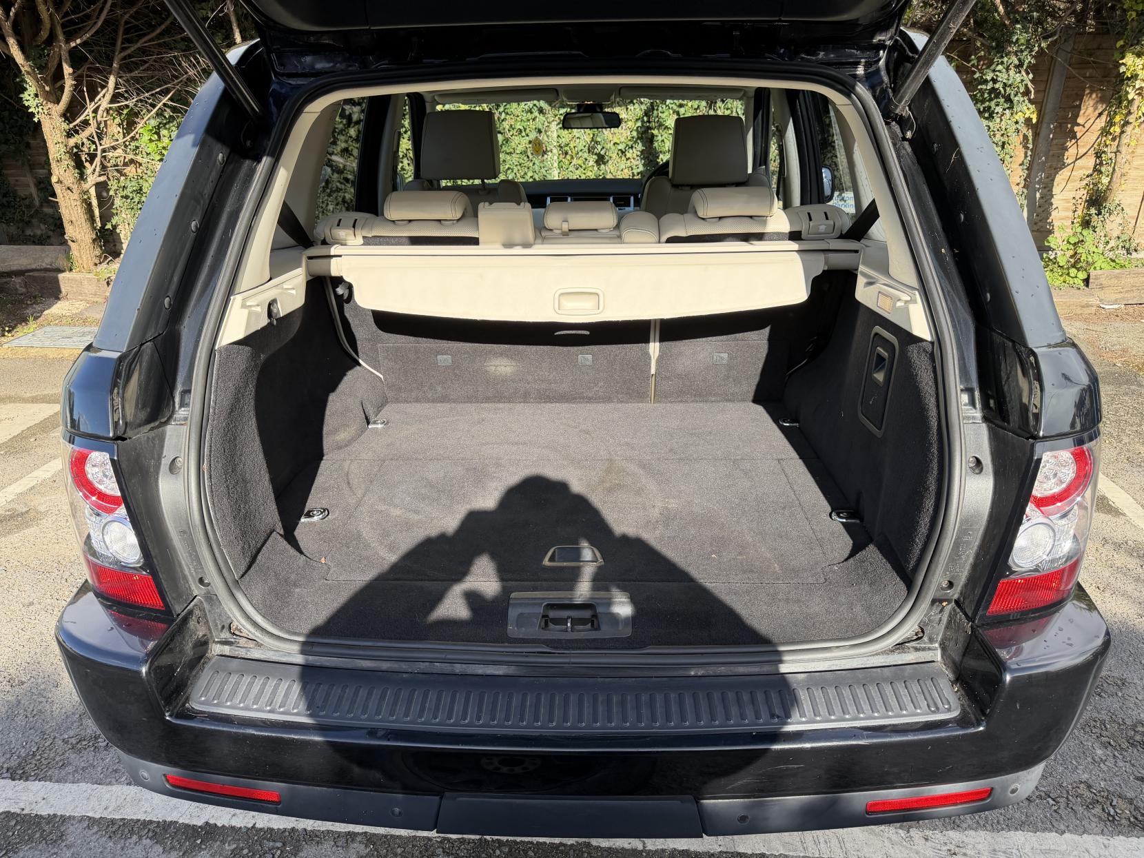 Land Rover Range Rover Sport 3.0 SD V6 HSE Black SUV 5dr Diesel Auto 4WD Euro 5 (255 bhp)