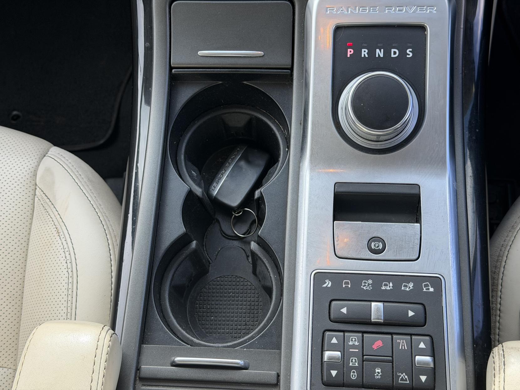 Land Rover Range Rover Sport 3.0 SD V6 HSE Black SUV 5dr Diesel Auto 4WD Euro 5 (255 bhp)