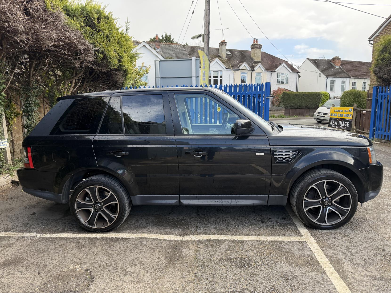 Land Rover Range Rover Sport 3.0 SD V6 HSE Black SUV 5dr Diesel Auto 4WD Euro 5 (255 bhp)