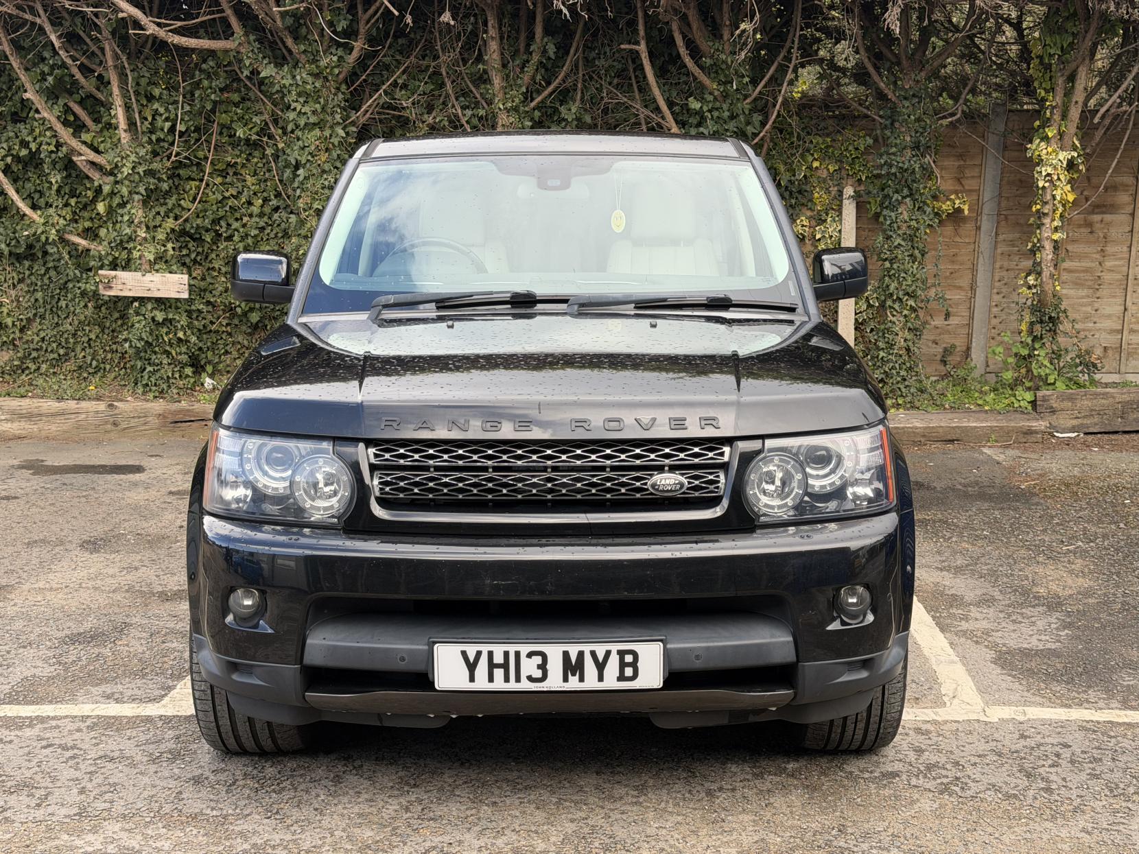 Land Rover Range Rover Sport 3.0 SD V6 HSE Black SUV 5dr Diesel Auto 4WD Euro 5 (255 bhp)