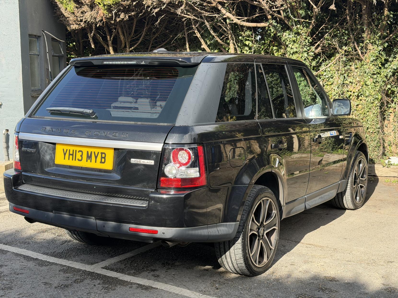 Land Rover Range Rover Sport 3.0 SD V6 HSE Black SUV 5dr Diesel Auto 4WD Euro 5 (255 bhp)