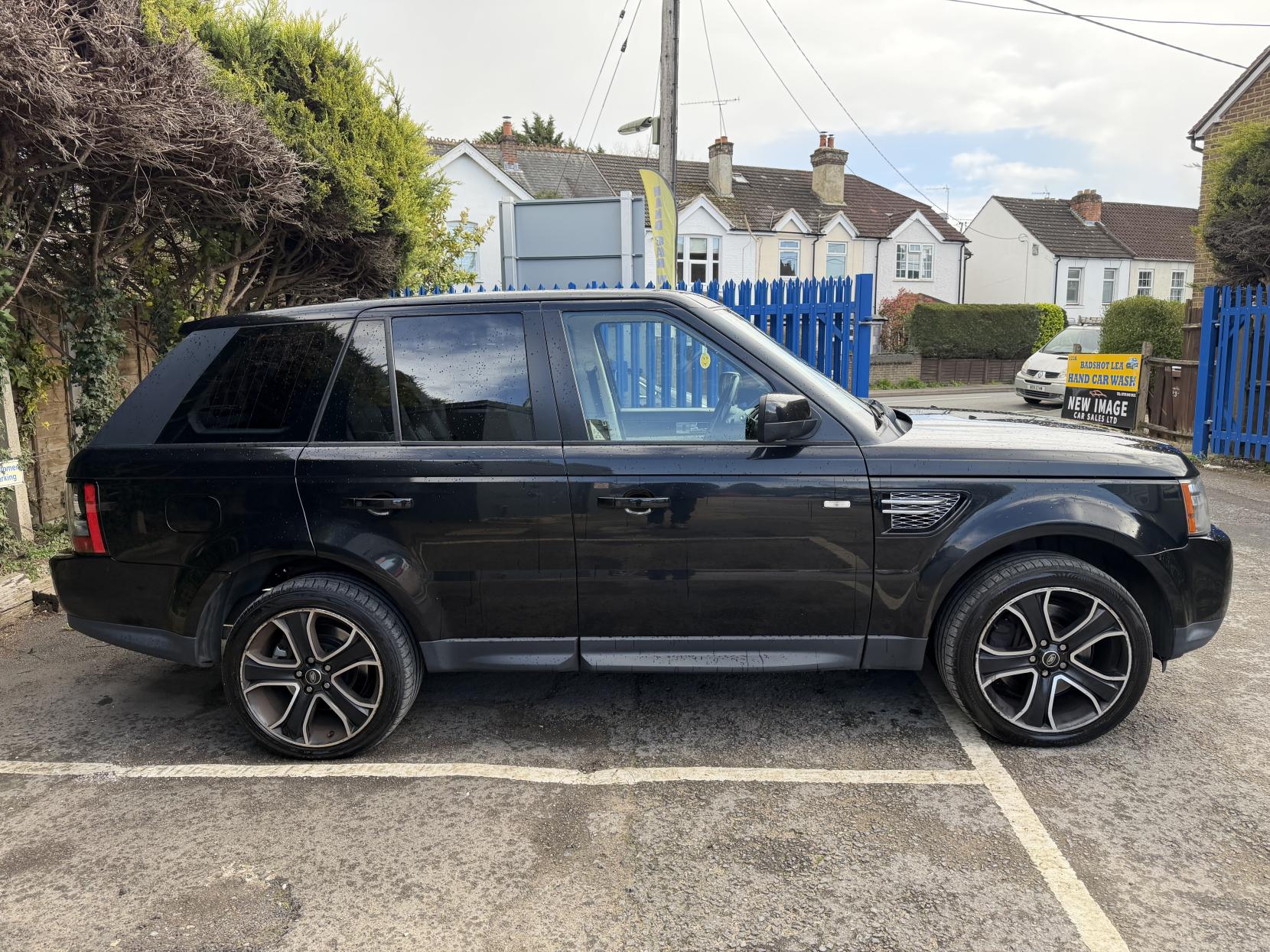 Land Rover Range Rover Sport 3.0 SD V6 HSE Black SUV 5dr Diesel Auto 4WD Euro 5 (255 bhp)