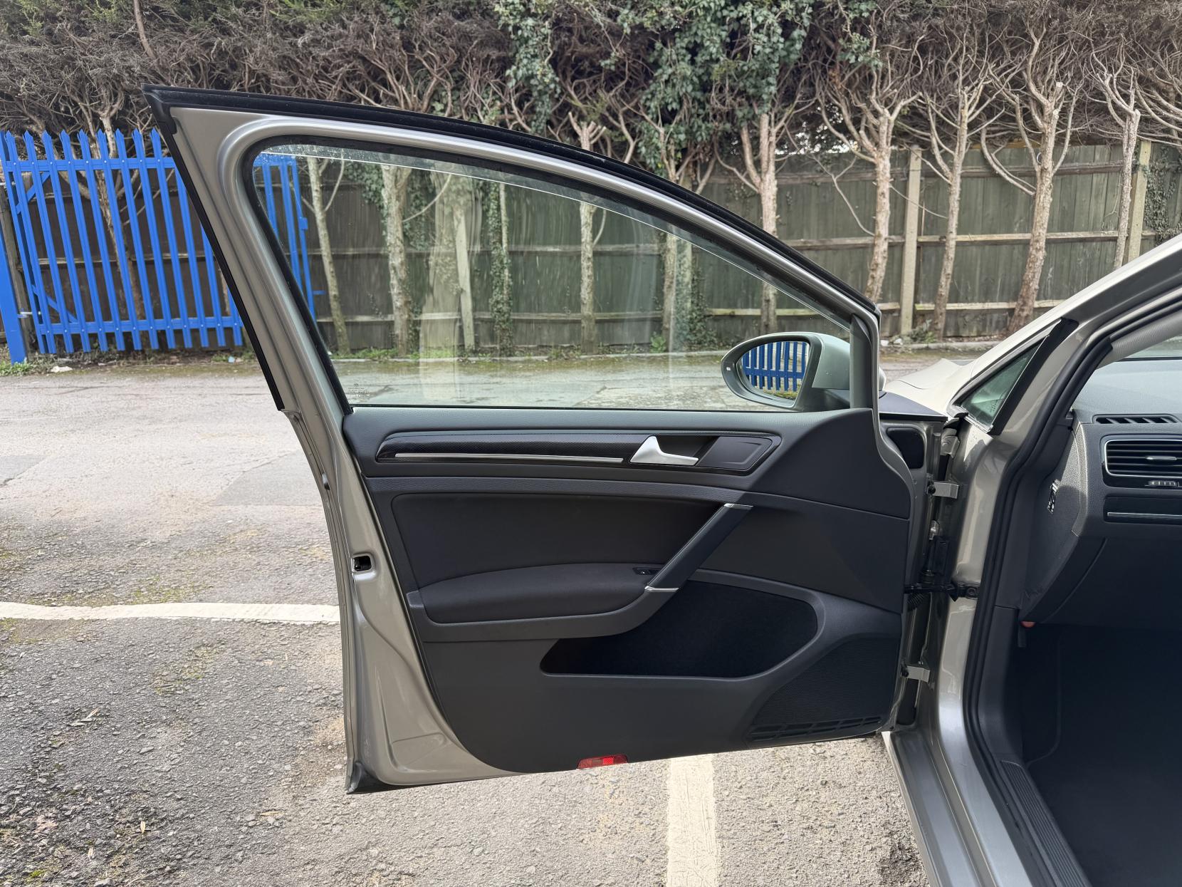 Volkswagen Golf 1.4 TSI BlueMotion Tech Match Hatchback 5dr Petrol DSG Euro 6 (s/s) (125 ps)