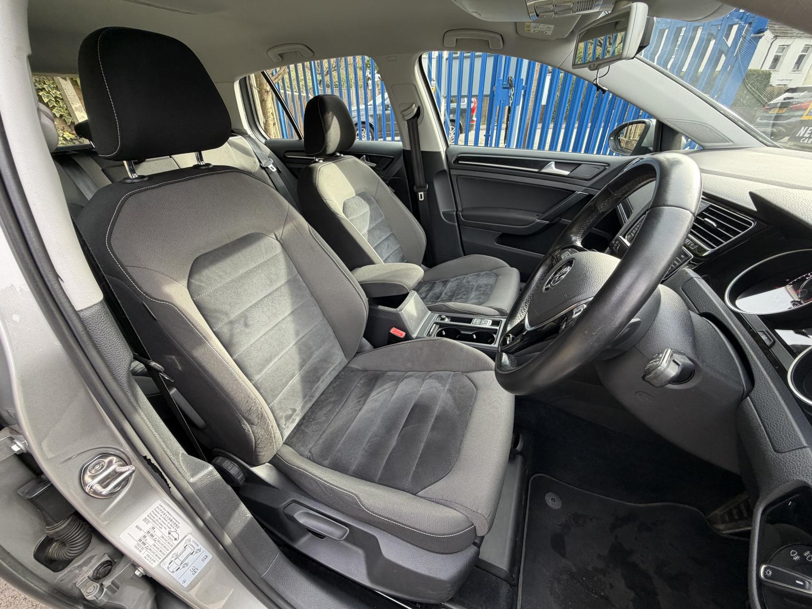 Volkswagen Golf 1.4 TSI BlueMotion Tech Match Hatchback 5dr Petrol DSG Euro 6 (s/s) (125 ps)