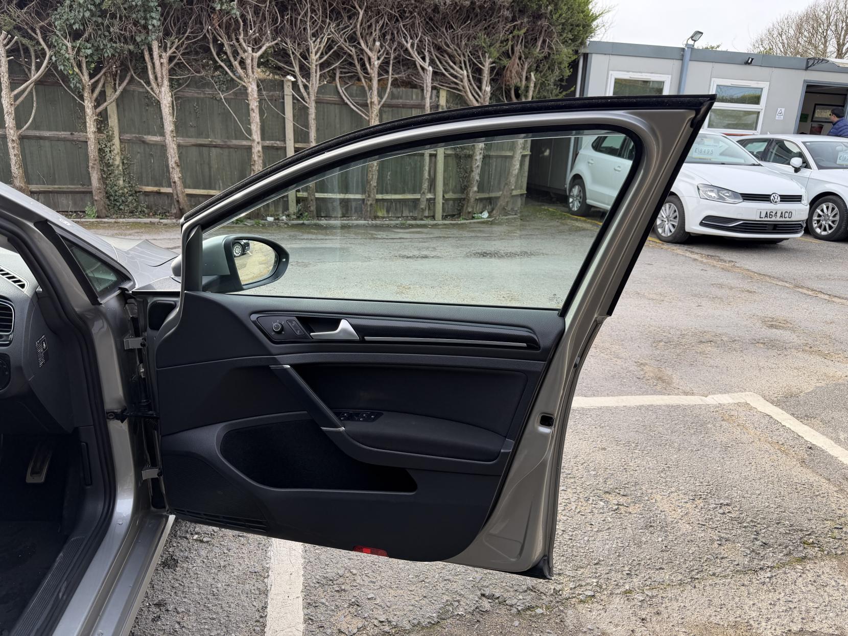 Volkswagen Golf 1.4 TSI BlueMotion Tech Match Hatchback 5dr Petrol DSG Euro 6 (s/s) (125 ps)