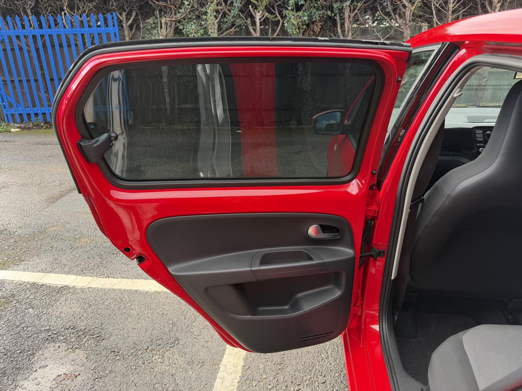 Volkswagen up! 1.0 High up! Hatchback 5dr Petrol ASG Euro 6 (75 ps)