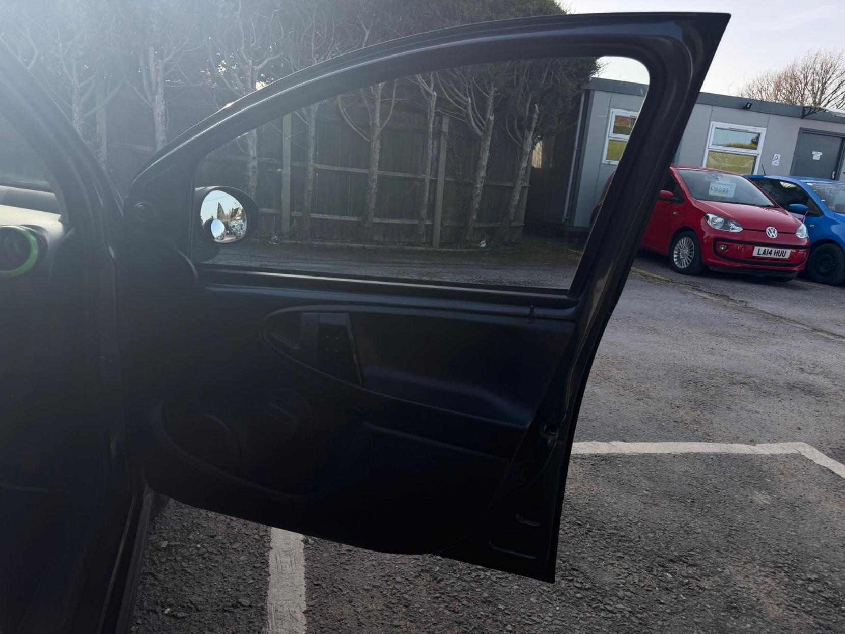 Citroen C1 1.0i VTR+ Hatchback 5dr Petrol EGS5 Euro 5 (68 ps)