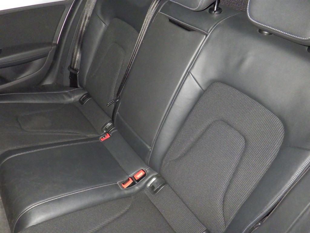 Audi A4 Avant 2.0 TFSI SE Estate 5dr Petrol S Tronic quattro Euro 5 (s/s) (211 ps)