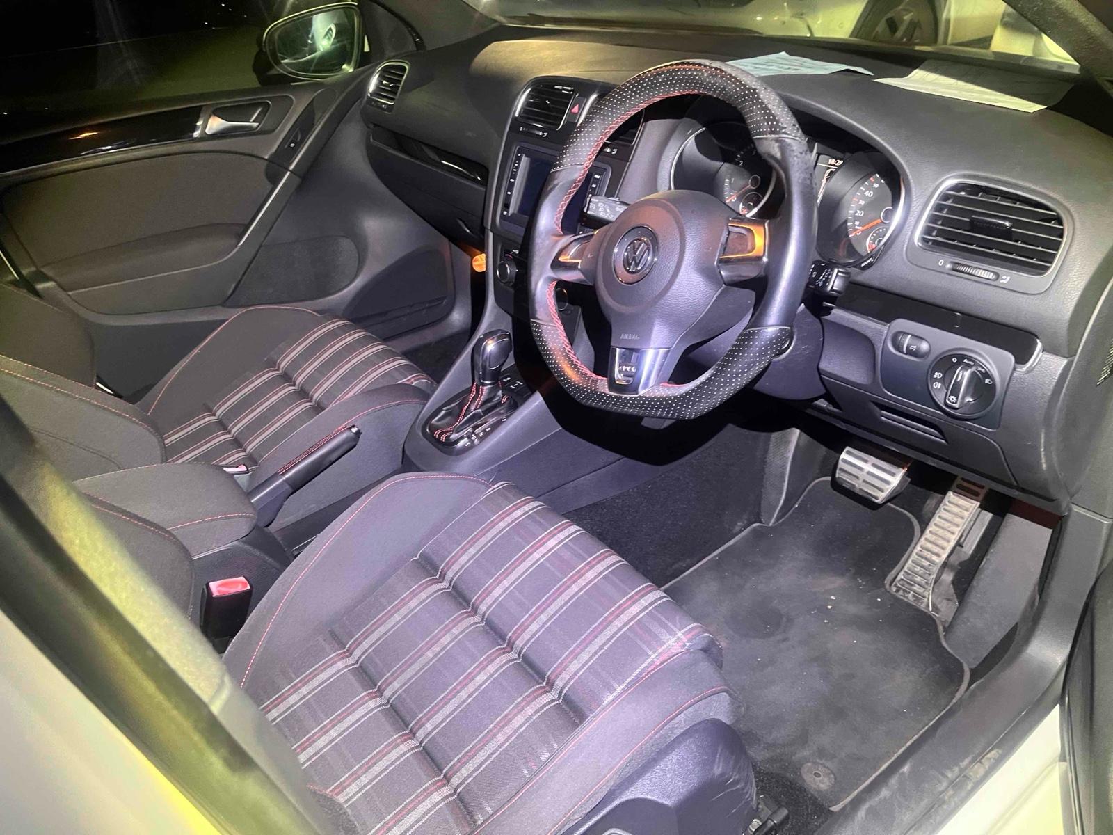 Volkswagen Golf 2.0 TSI GTI Hatchback 5dr Petrol DSG Euro 5 (210 ps)