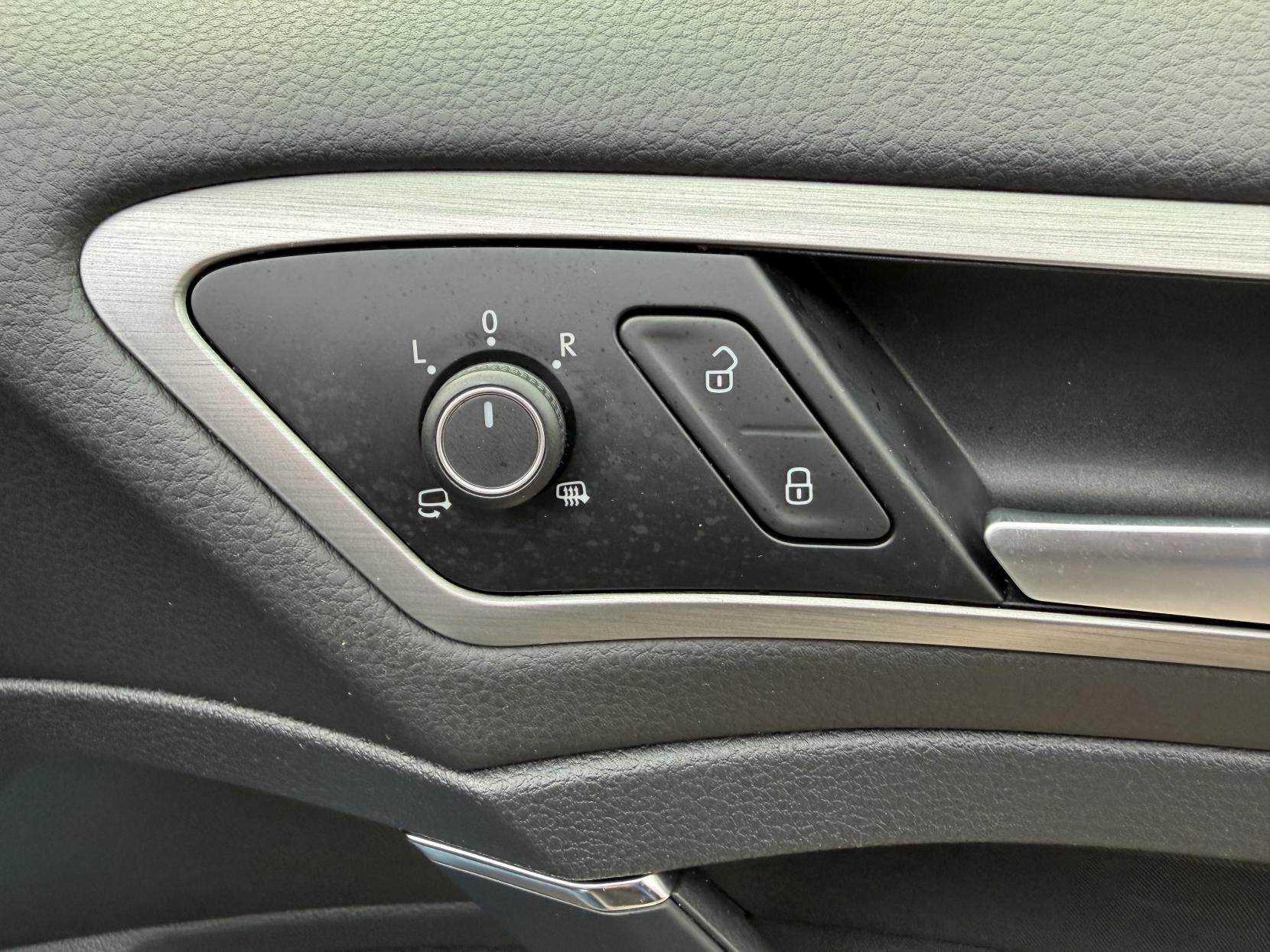 Volkswagen Golf 1.2 TSI BlueMotion Tech S Hatchback 5dr Petrol DSG Euro 5 (s/s) (105 ps)