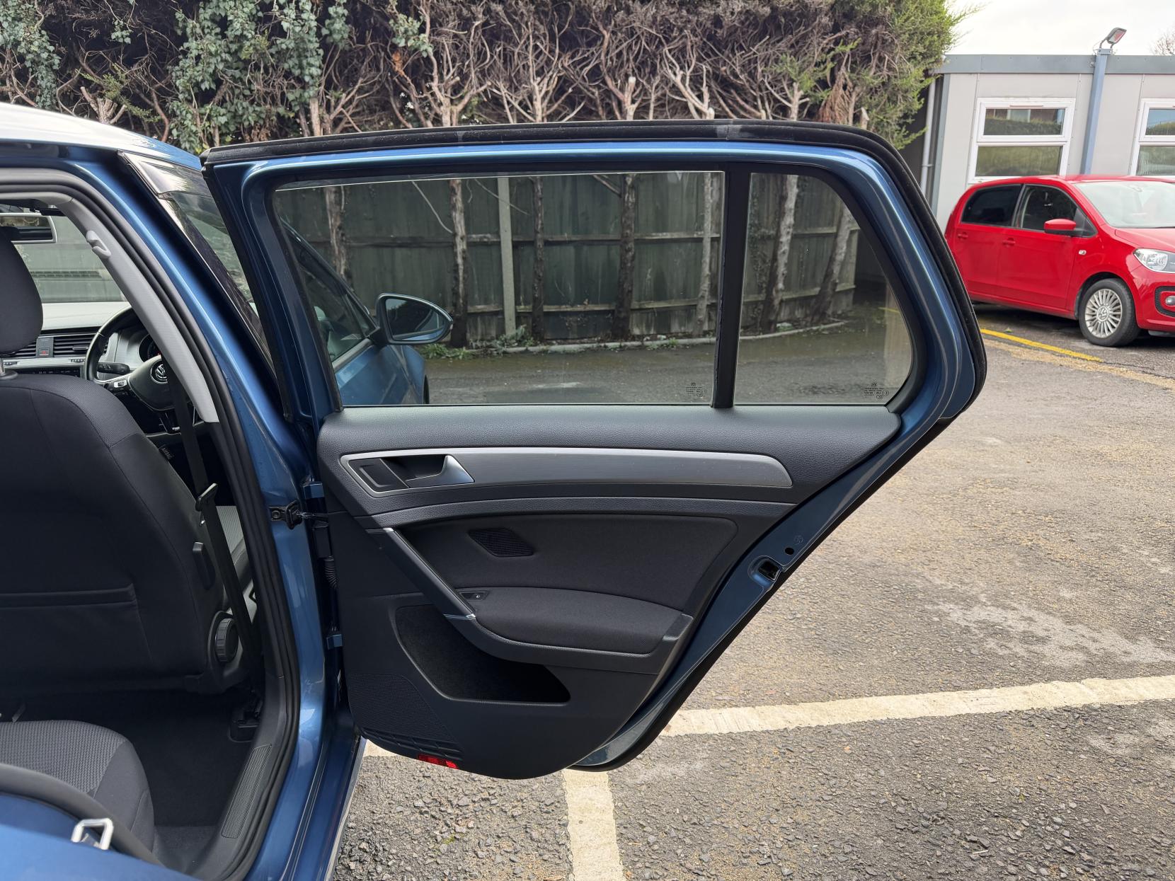 Volkswagen Golf 1.2 TSI BlueMotion Tech S Hatchback 5dr Petrol DSG Euro 5 (s/s) (105 ps)