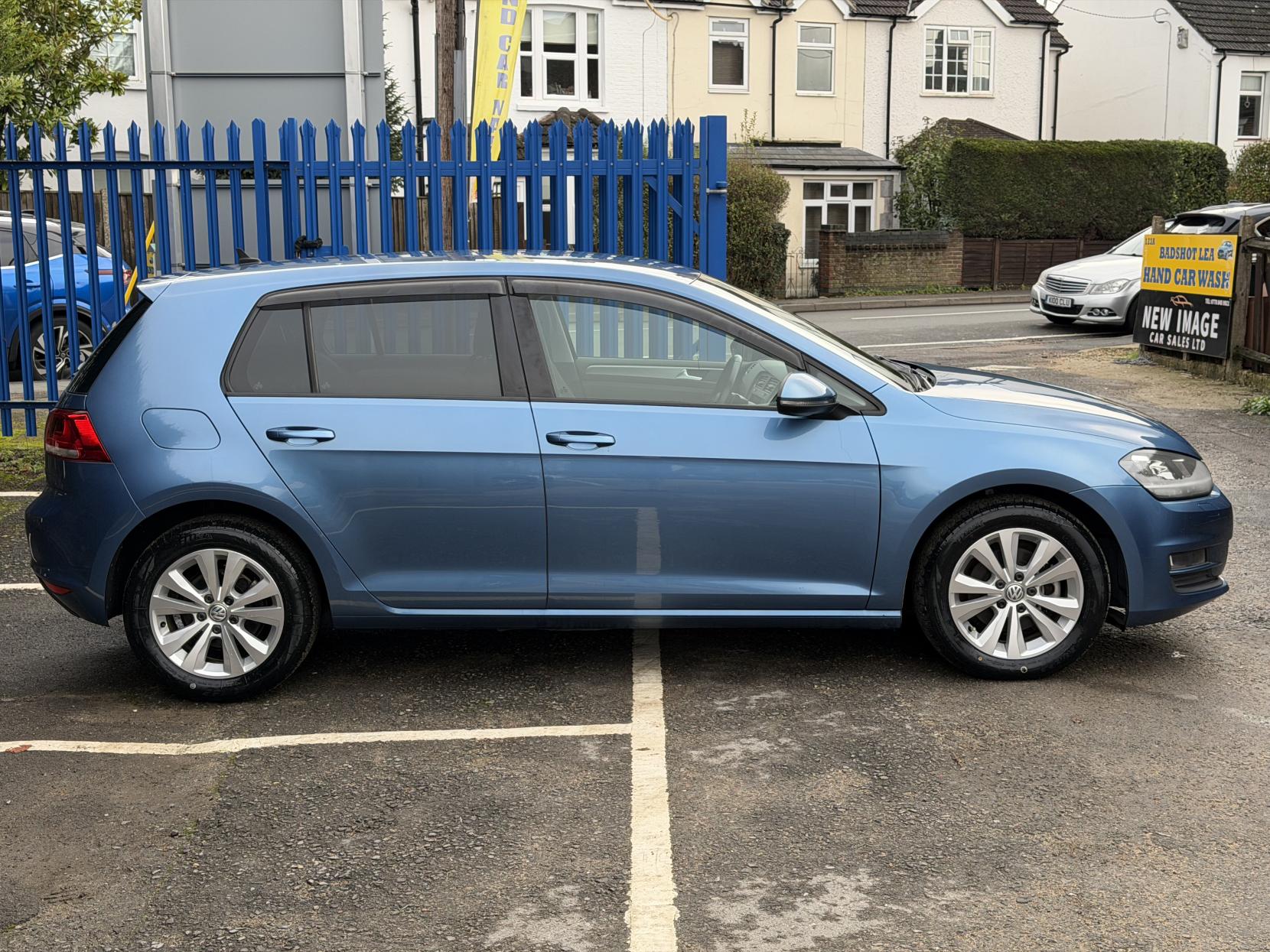 Volkswagen Golf 1.2 TSI BlueMotion Tech S Hatchback 5dr Petrol DSG Euro 5 (s/s) (105 ps)