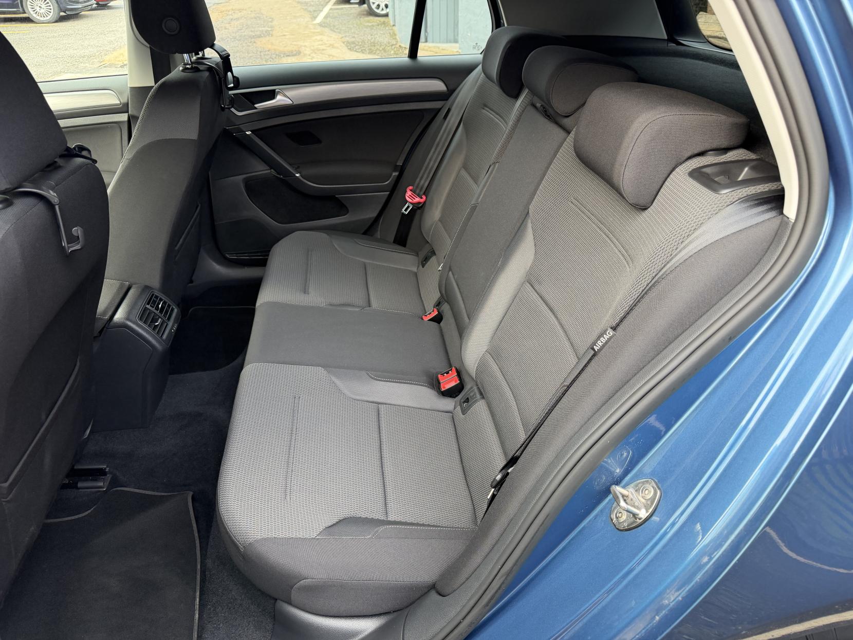 Volkswagen Golf 1.2 TSI BlueMotion Tech S Hatchback 5dr Petrol DSG Euro 5 (s/s) (105 ps)