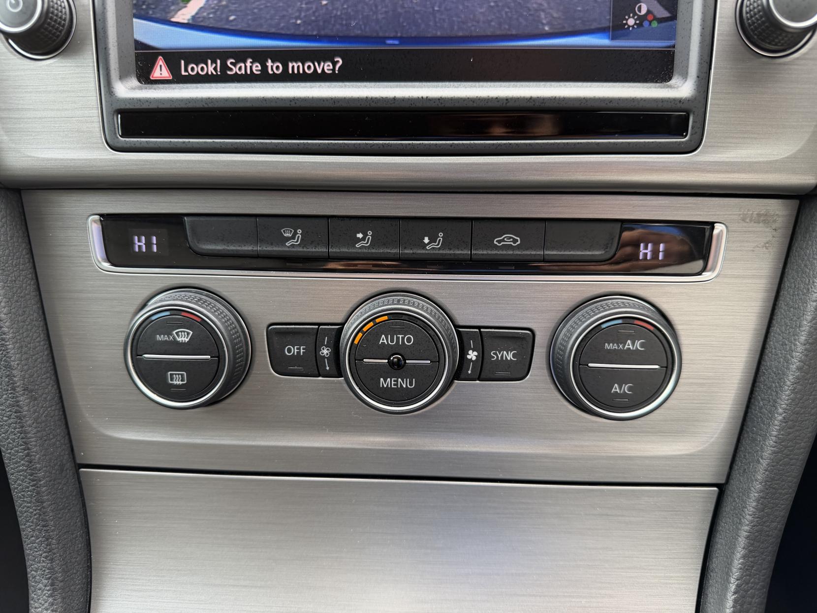 Volkswagen Golf 1.2 TSI BlueMotion Tech S Hatchback 5dr Petrol DSG Euro 5 (s/s) (105 ps)