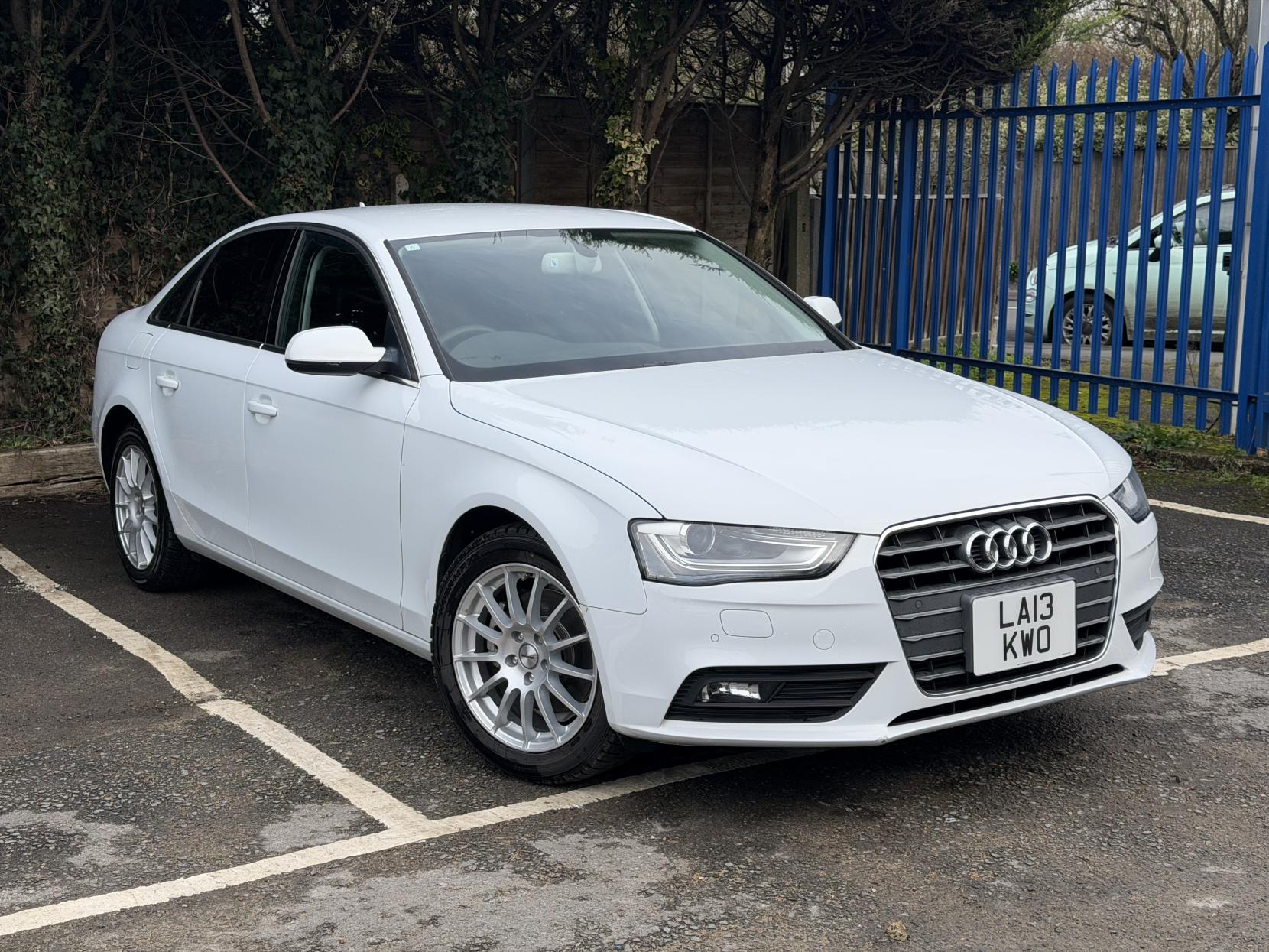 Audi A4 2.0 TFSI SE Saloon 4dr Petrol S Tronic quattro Euro 5 (s/s) (211 ps)