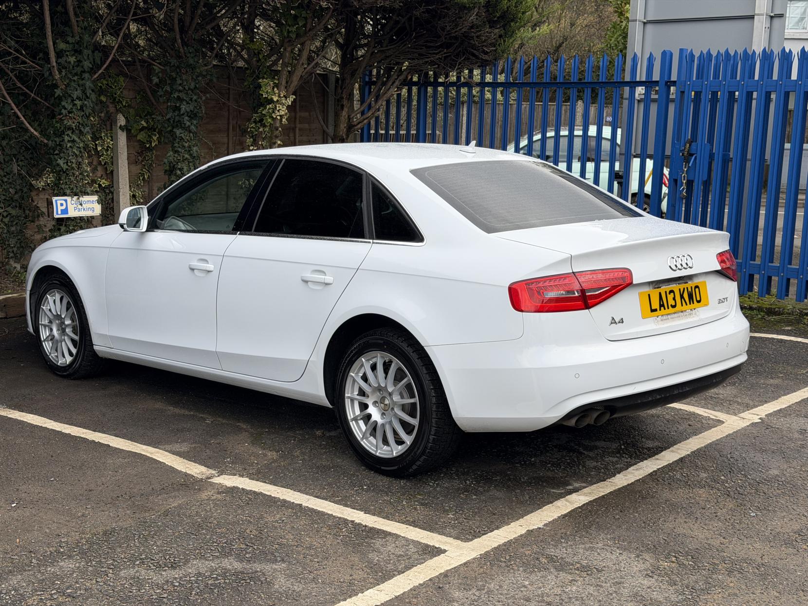 Audi A4 2.0 TFSI SE Saloon 4dr Petrol S Tronic quattro Euro 5 (s/s) (211 ps)