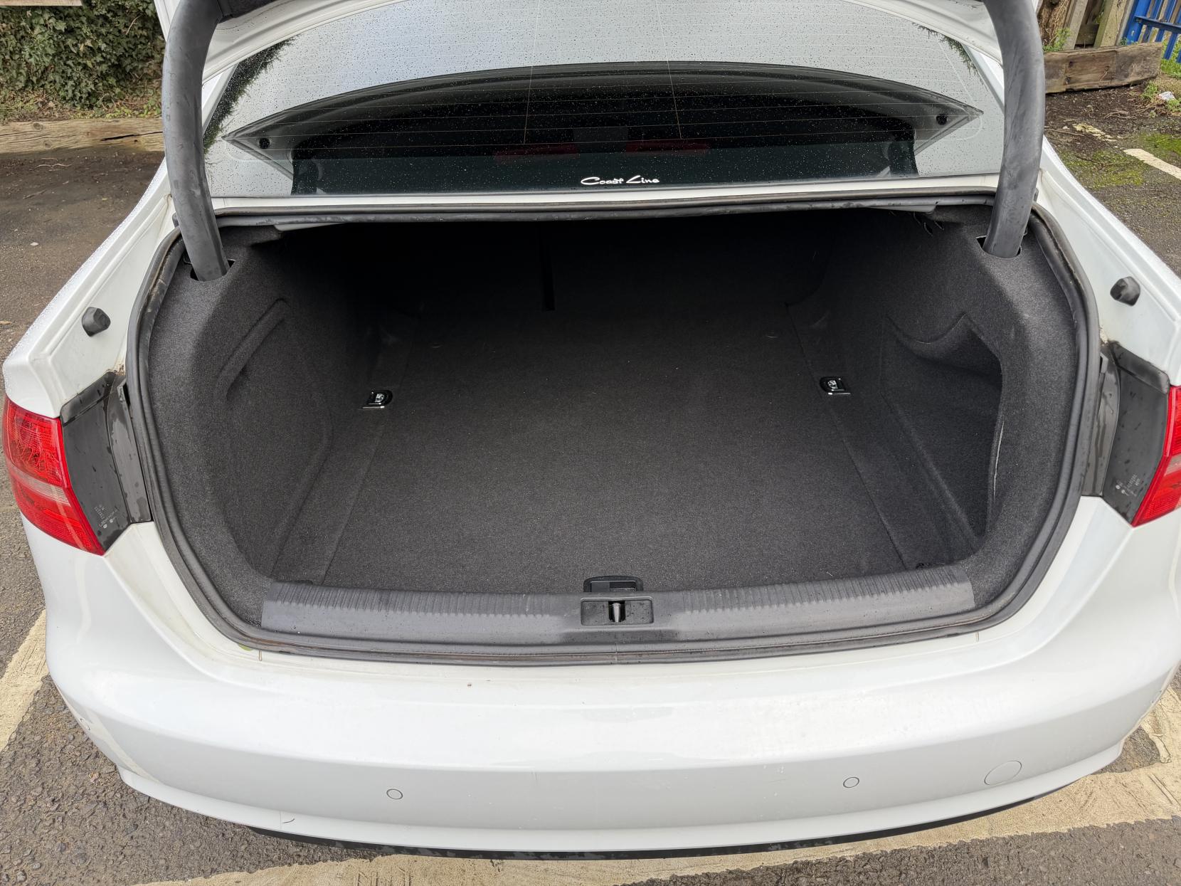 Audi A4 2.0 TFSI SE Saloon 4dr Petrol S Tronic quattro Euro 5 (s/s) (211 ps)