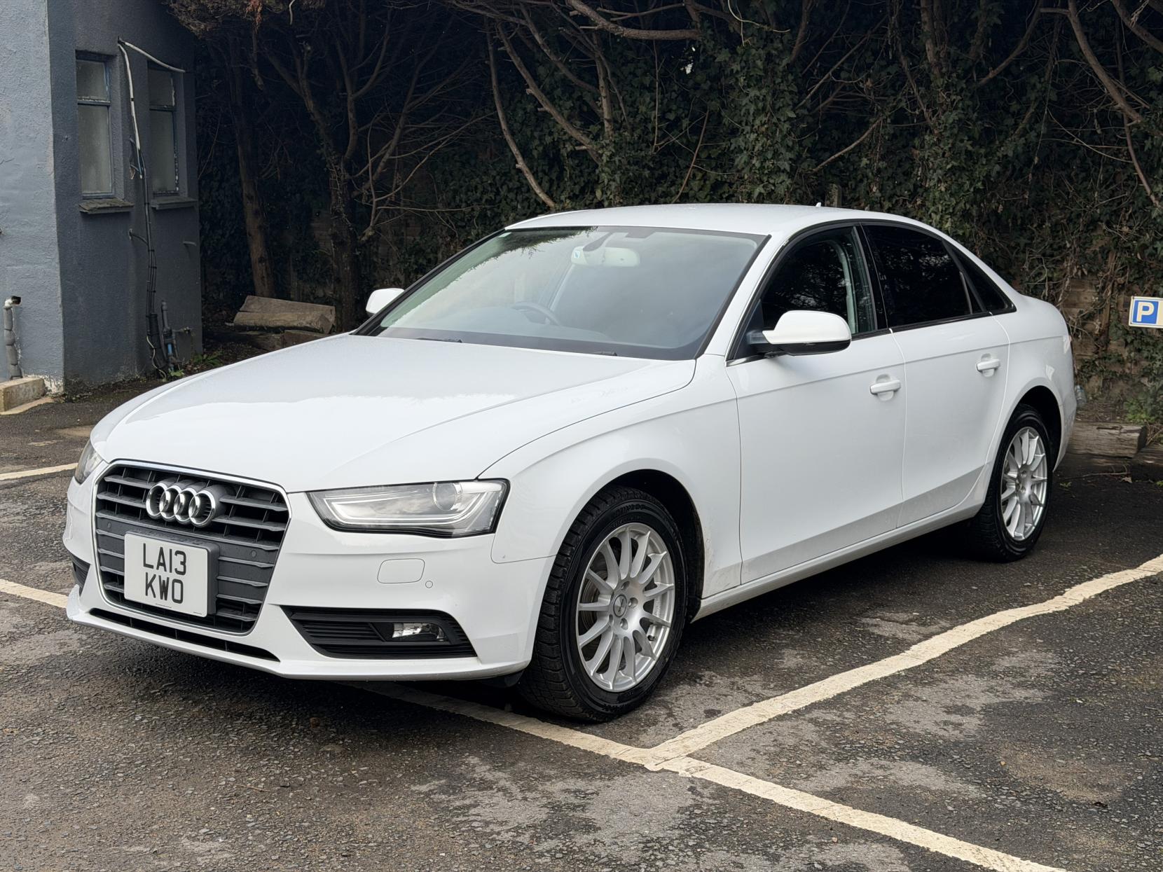 Audi A4 2.0 TFSI SE Saloon 4dr Petrol S Tronic quattro Euro 5 (s/s) (211 ps)