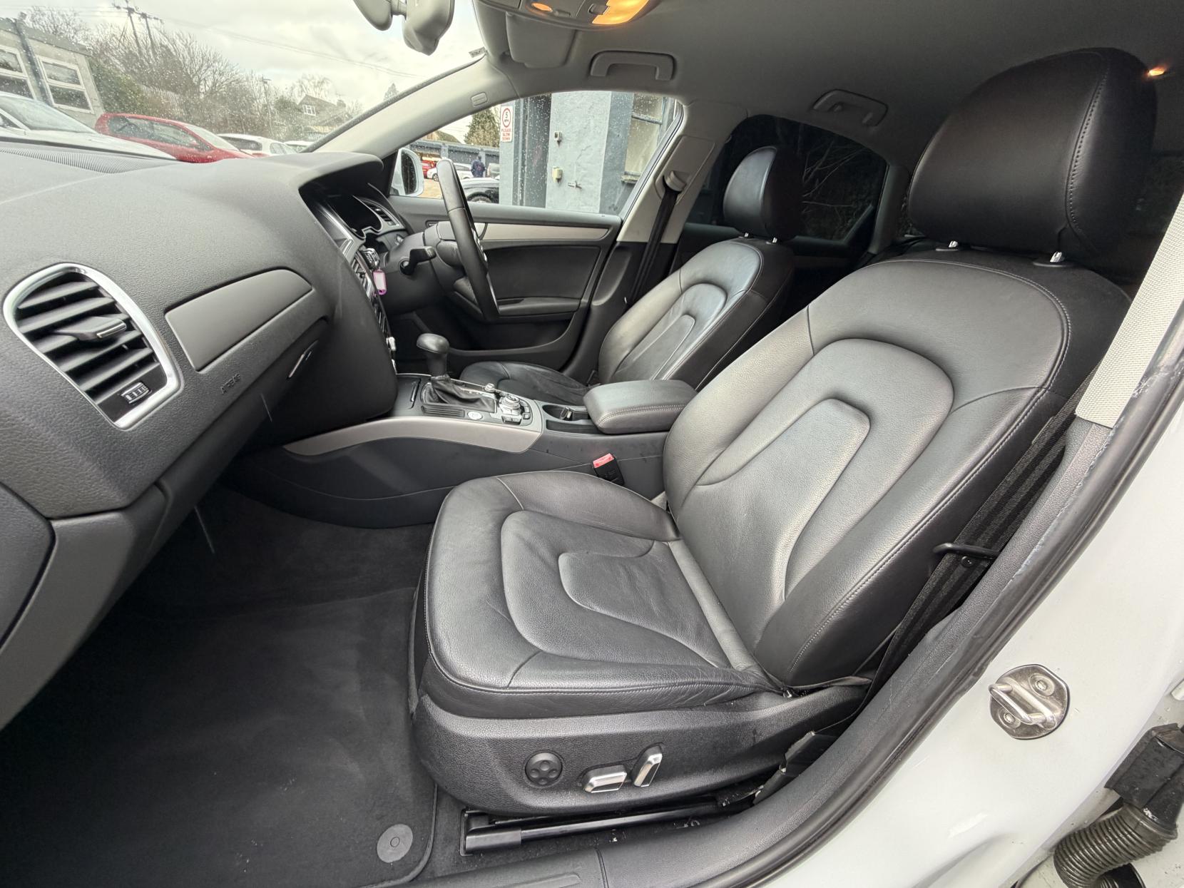 Audi A4 2.0 TFSI SE Saloon 4dr Petrol S Tronic quattro Euro 5 (s/s) (211 ps)