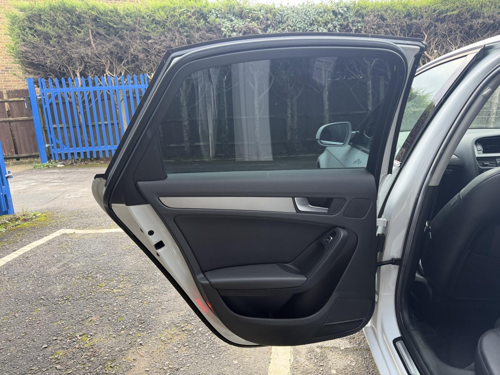 Audi A4 2.0 TFSI SE Saloon 4dr Petrol S Tronic quattro Euro 5 (s/s) (211 ps)