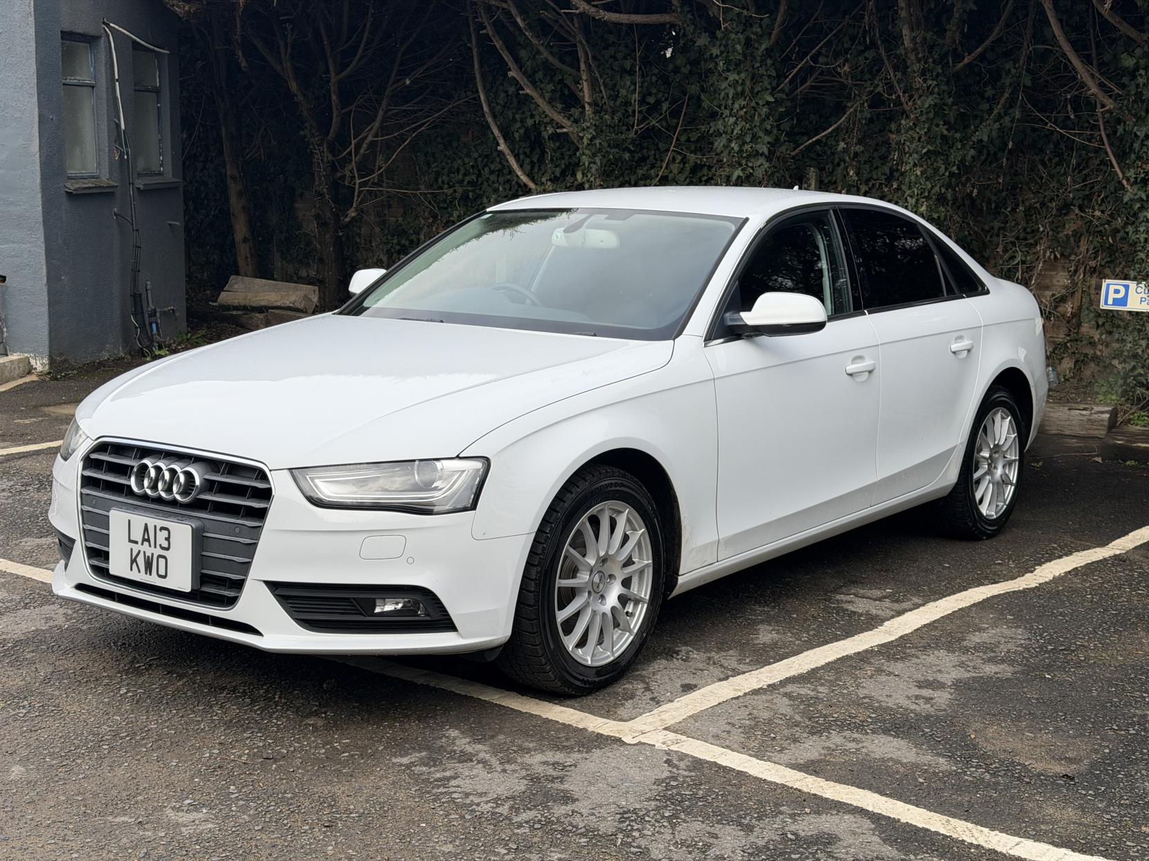 Audi A4 2.0 TFSI SE Saloon 4dr Petrol S Tronic quattro Euro 5 (s/s) (211 ps)