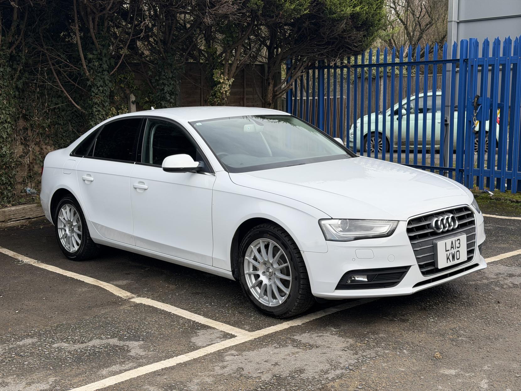 Audi A4 2.0 TFSI SE Saloon 4dr Petrol S Tronic quattro Euro 5 (s/s) (211 ps)