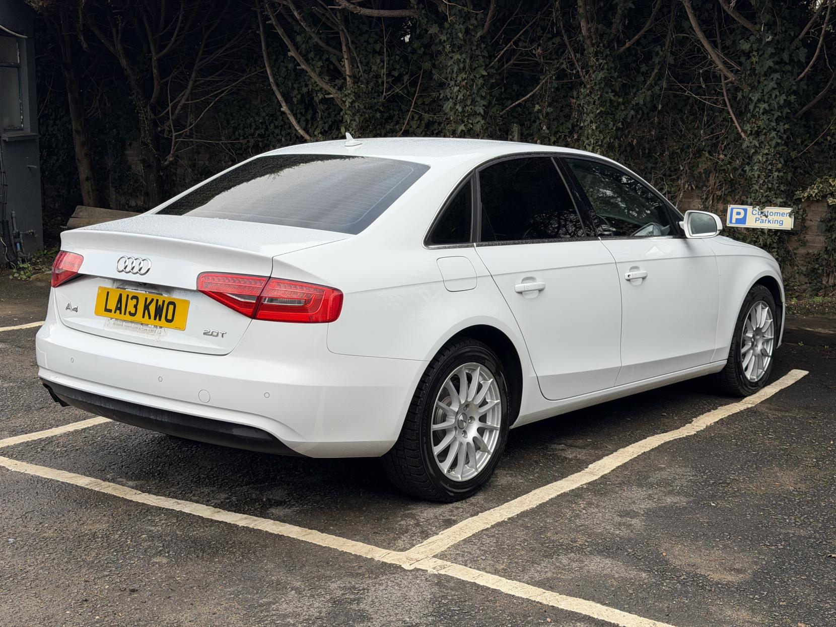 Audi A4 2.0 TFSI SE Saloon 4dr Petrol S Tronic quattro Euro 5 (s/s) (211 ps)