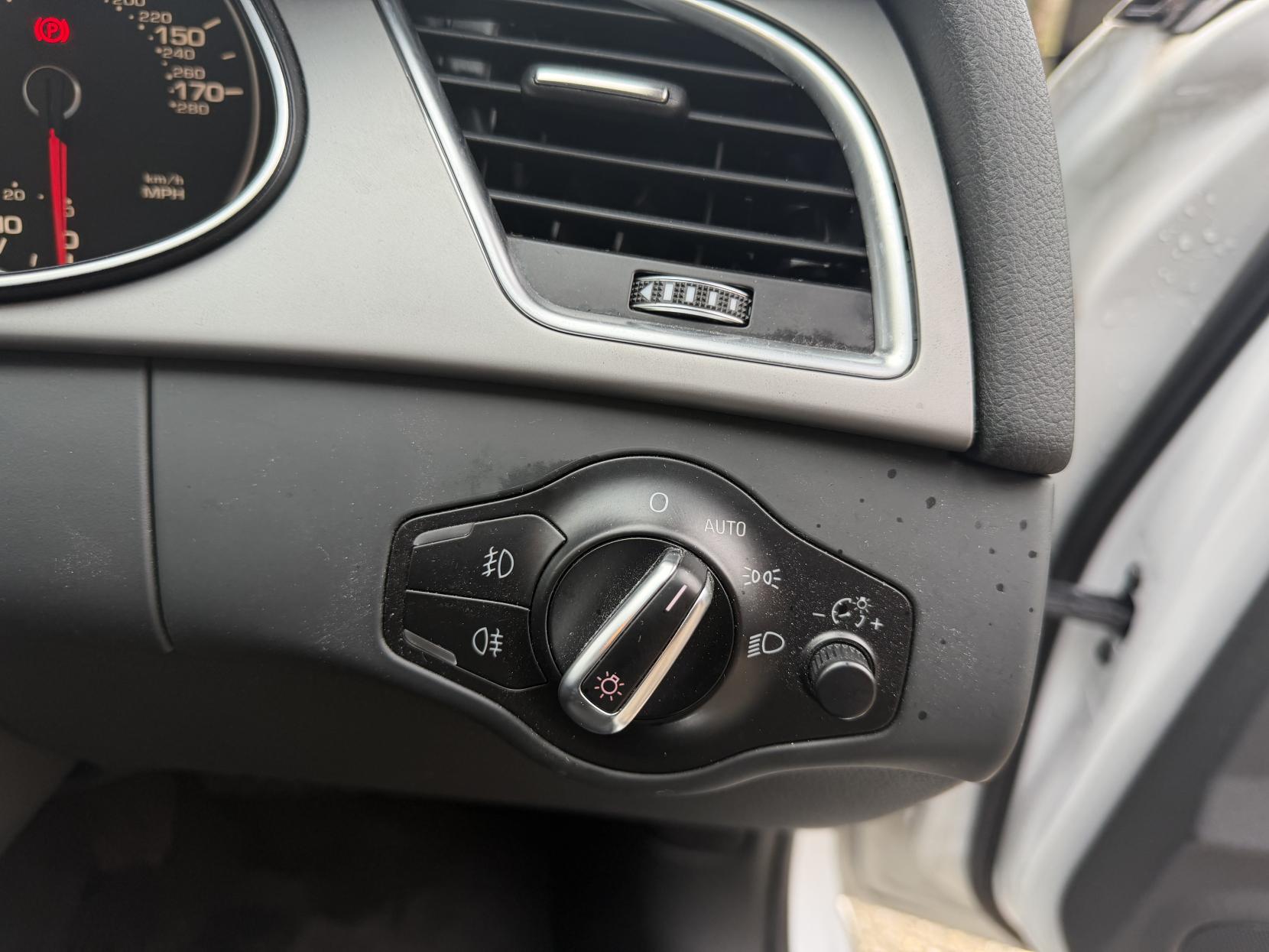 Audi A4 2.0 TFSI SE Saloon 4dr Petrol S Tronic quattro Euro 5 (s/s) (211 ps)