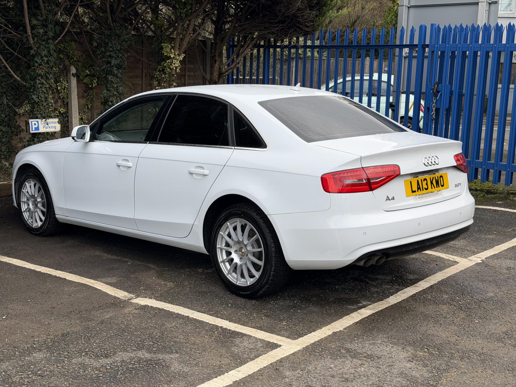 Audi A4 2.0 TFSI SE Saloon 4dr Petrol S Tronic quattro Euro 5 (s/s) (211 ps)